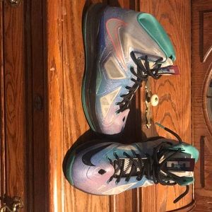 LeBron X Pure Platinum